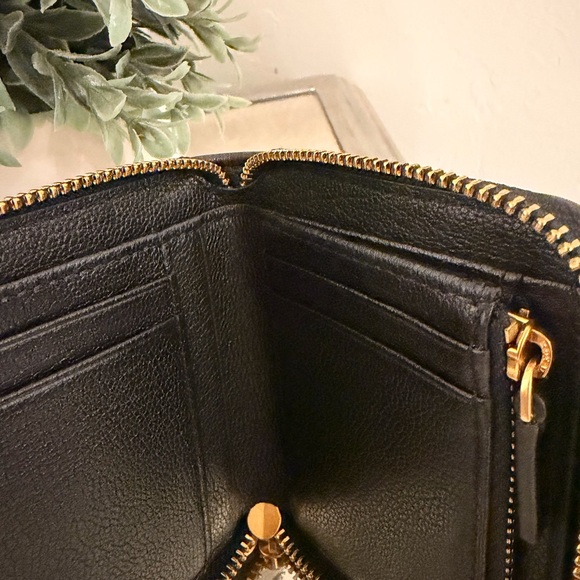 Tory Burch Wallet - Picture 5 of 6